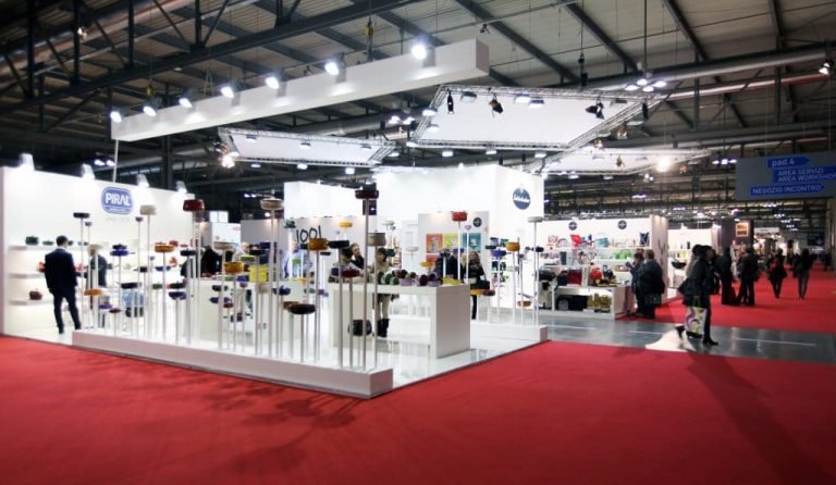 Stand d'exposition sur un salon professionnel